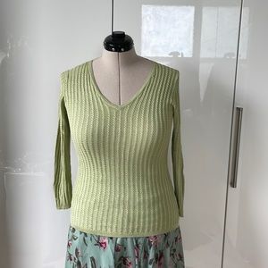 Brooks Brothers V-neck Sweater 3/4 sleeves Color-Green Size-Small